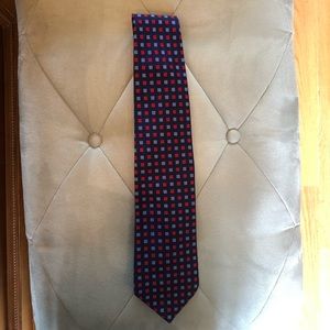 Blue patterned brooks brothers tie